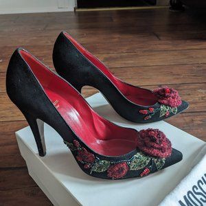 Moschino Cheap and Chic Viva Embellished Floral Beaded Suede Pumps